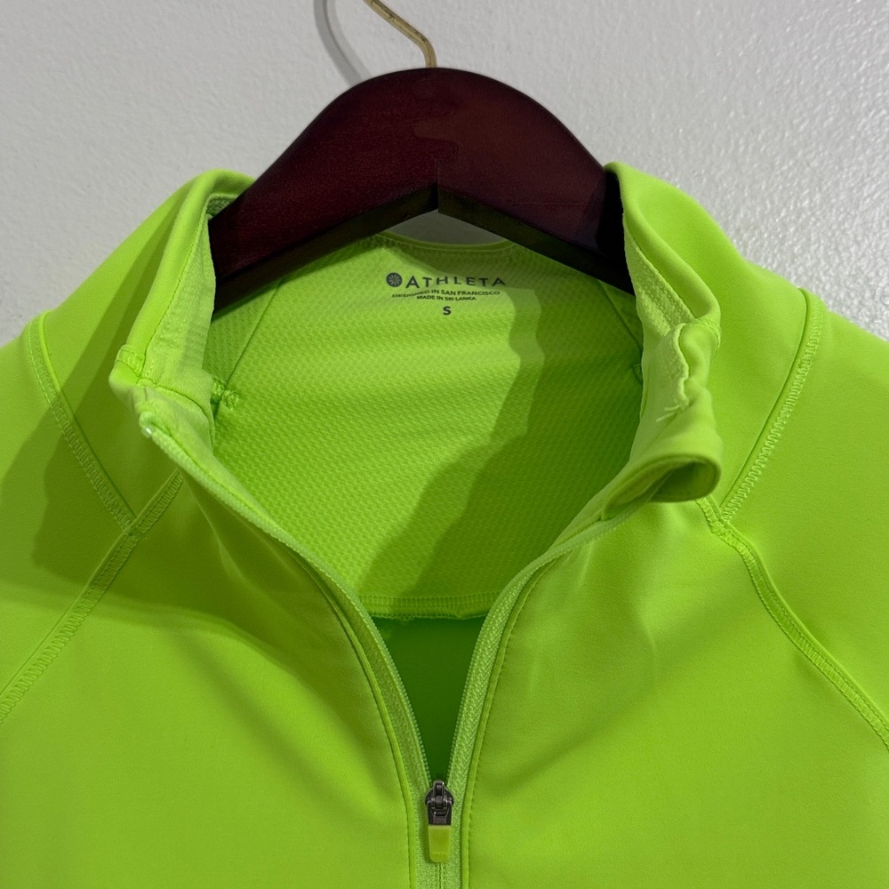 Athleta Whittier Peak Half Zip Long Sleeve Top Womens Small Neon Green Ladies - Picture 9 of 16